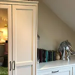 Connemara. 3 Bedroom, 8 Bed,