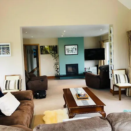 Nyaraló Connemara. 3 Bedroom, 8 Bed, *