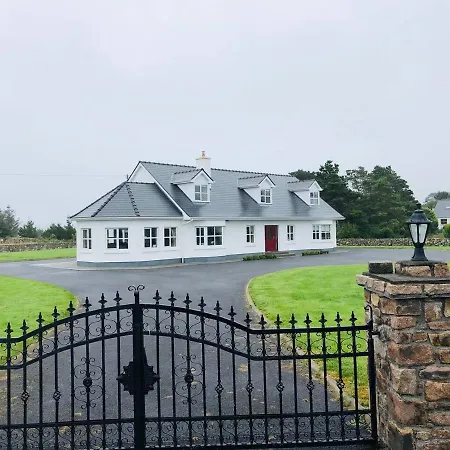 Connemara. 3 Bedroom, 8 Bed, * Galway
