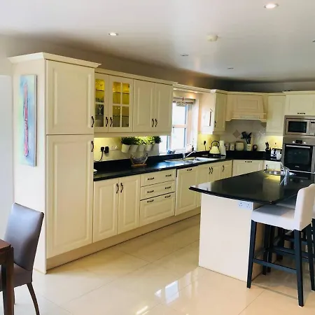 Semesterbostad Connemara. 3 Bedroom, 8 Bed, *