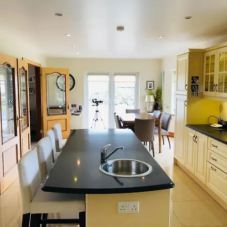 Connemara. 3 Bedroom, 8 Bed, Semesterbostad *