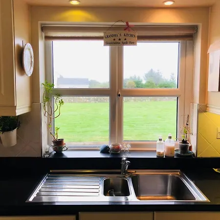 Semesterbostad Connemara. 3 Bedroom, 8 Bed,