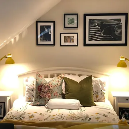 Connemara. 3 Bedroom, 8 Bed, *