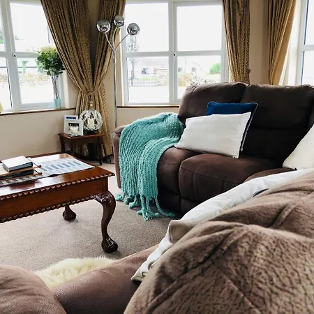 Connemara. 3 Bedroom, 8 Bed,