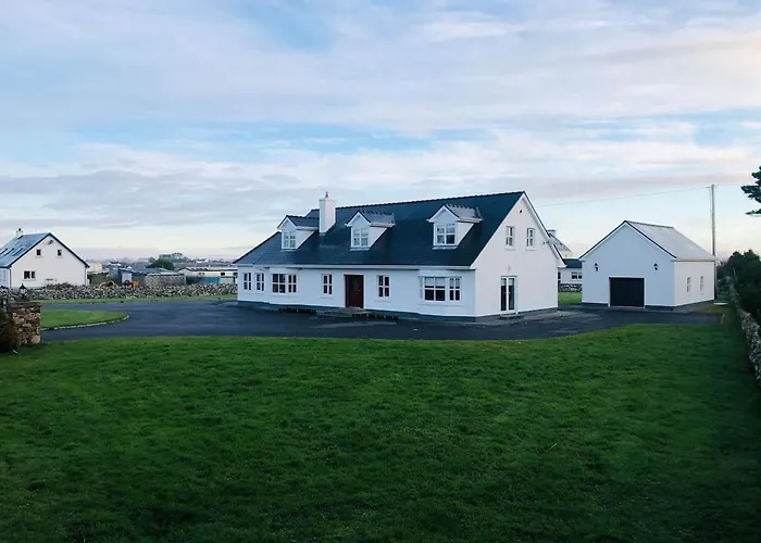 Connemara. 3 Bedroom, 8 Bed, Galway