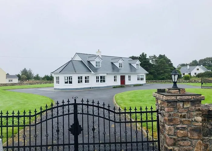 Connemara. 3 Bedroom, 8 Bed, * Galway