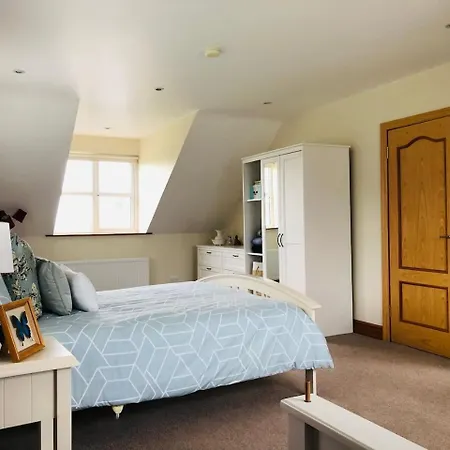 Connemara. 3 Bedroom, 8 Bed, Tatil Evi *